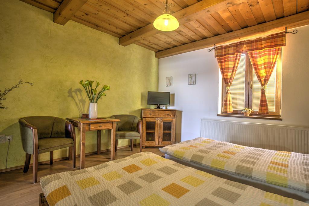 Penzion Grobsky Dvor Slovensky Grob Cameră foto